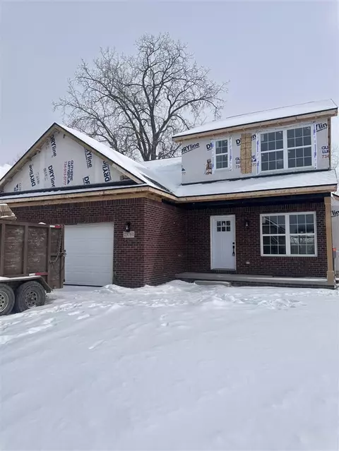 23761 Waterview Dr, New Boston, MI 48164
