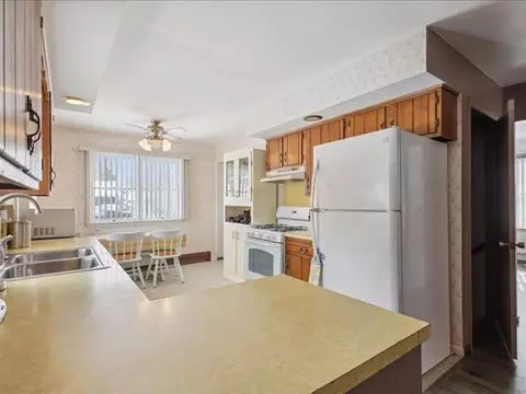 Kitchen - 316 Seneca, Jackson, MI 49202 photo 2 of 5