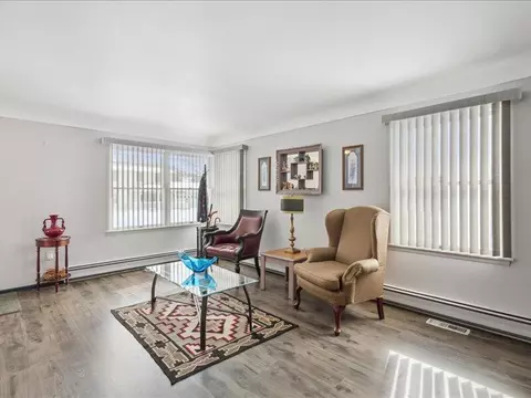 Living - 316 Seneca, Jackson, MI 49202 photo 4 of 4