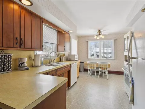Kitchen - 316 Seneca, Jackson, MI 49202 photo 1 of 5