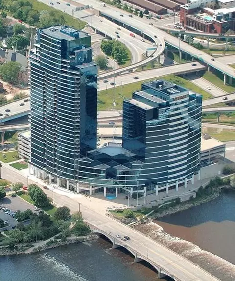 335 Bridge #2105, Grand Rapids, MI 49504