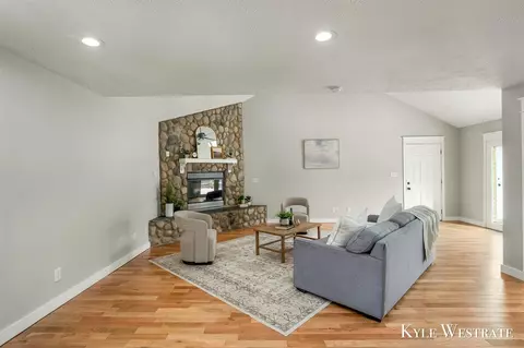 Living - 15201 Doster, Plainwell, MI 49080 photo 2 of 5