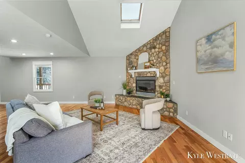 Living - 15201 Doster, Plainwell, MI 49080 photo 3 of 5