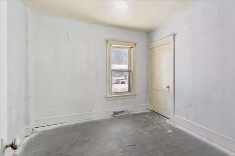 Bedroom - 337 E Addison, Jackson, MI 49203 photo 3 of 4