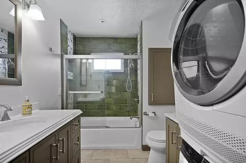 Bath - 635 Forstrom, Lowell, MI 49331 photo 1 of 3