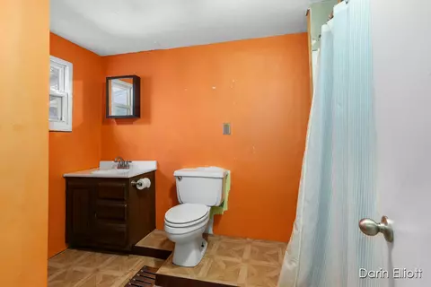 Bath - 623 W Ellis, Belding, MI 48809 photo 1 of 1