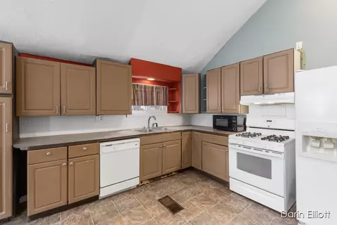 Kitchen - 623 W Ellis, Belding, MI 48809 photo 2 of 2