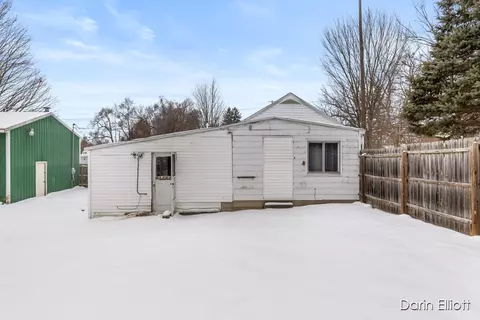 Exterior - 623 W Ellis, Belding, MI 48809 photo 2 of 2
