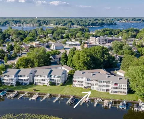221 Riverfront #7, Spring Lake, MI 49456