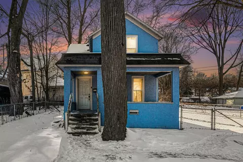 811 Douglas, Kalamazoo, MI 49007