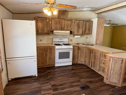 Kitchen - 19785 D, Marshall, MI 49068 photo 2 of 3