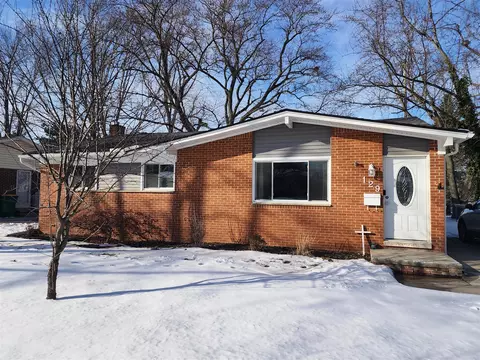 129 Tower, Saline, MI 48176