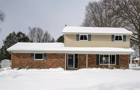 7893 Perry Lk, Clarkston, MI 48348
