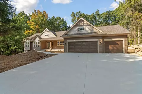 6533 Hidden Lk, Richland, MI 49083