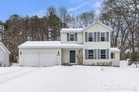 8204 Crestview, Greenville, MI 48838