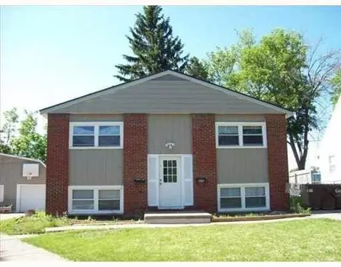 858 E Greenlawn #33, Lansing, MI 48910