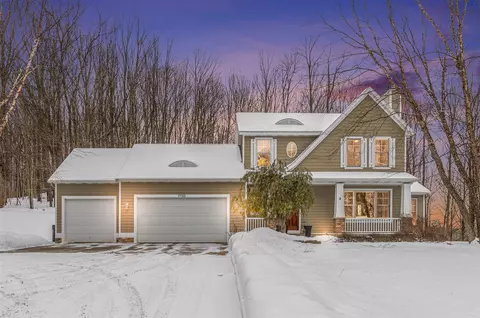 7750 Sandy Holw, Alto, MI 49302
