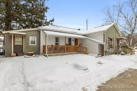 64 N Pleasant, Saranac, MI 48881
