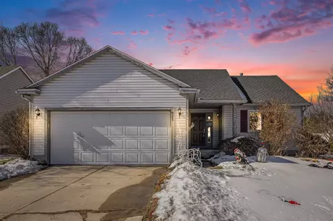 621 Winding Riv, Williamston, MI 48895