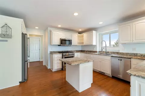 Kitchen - 9811 Case, Brooklyn, MI 49230 photo 4 of 6