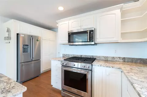 Kitchen - 9811 Case, Brooklyn, MI 49230 photo 5 of 6