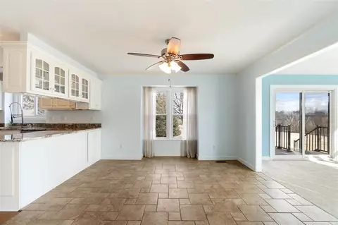 Living - 9811 Case, Brooklyn, MI 49230 photo 5 of 6