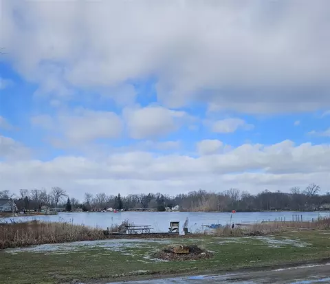 5786 Glen Echo, Howell, MI 48843 photo 3