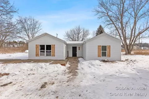 13910 Olin Lks, Sparta, MI 49345