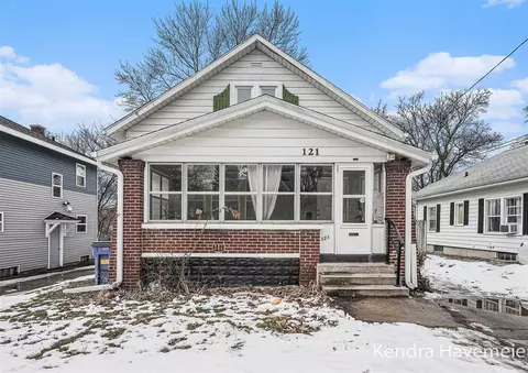 121 Auburn, Grand Rapids, MI 49503