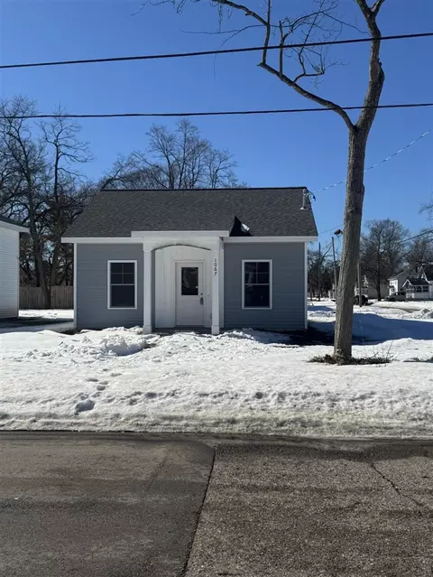 1067 Sophia, Muskegon, MI 49442