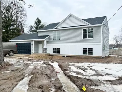 11940 N Division, Sparta, MI 49345