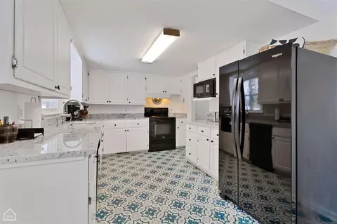Kitchen - 6776 2nd, Coloma, MI 49038 photo 4 of 4