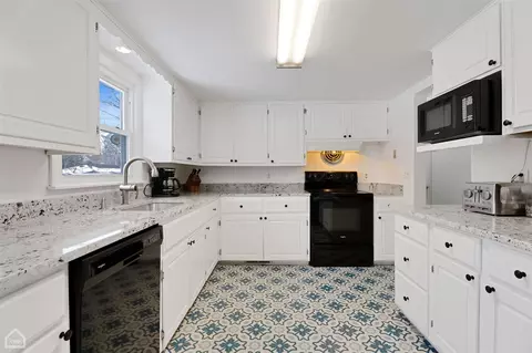 Kitchen - 6776 2nd, Coloma, MI 49038 photo 1 of 4
