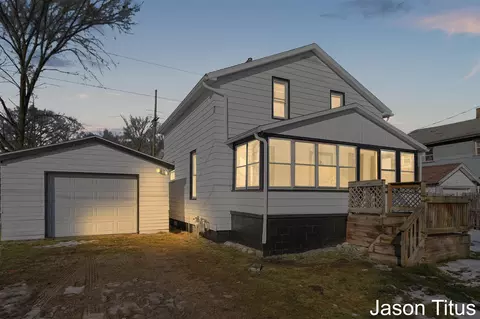 4388 12th, Moline, MI 49335