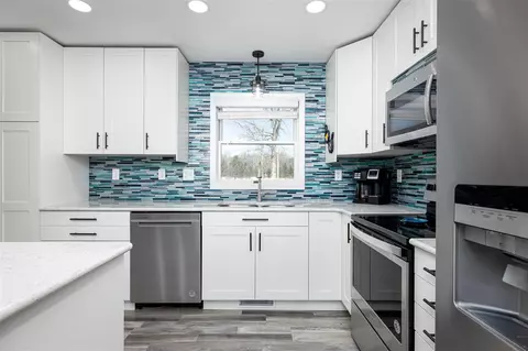 Kitchen - 9285 Willow, Willis, MI 48191 photo 3 of 4