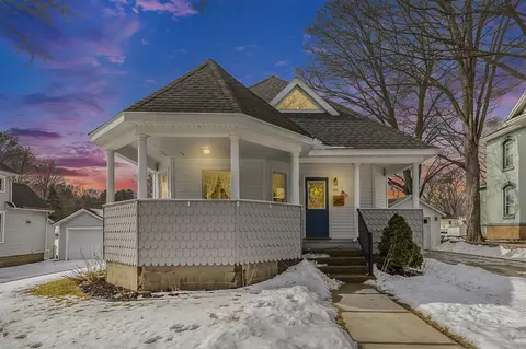 709 5th, Lake Odessa, MI 48849