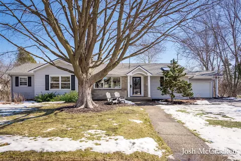 1340 Woodcliff, Grand Rapids, MI 49506