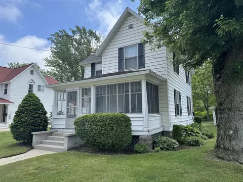 1016 Phoenix, South Haven, MI 49090