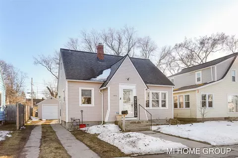 186 W 20th, Holland, MI 49423
