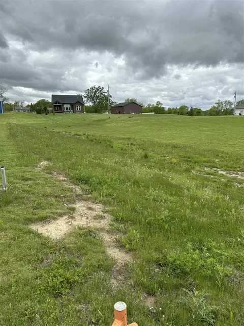 Exterior - 8895 S Airport, Dewitt, MI 48820 photo 14 of 16