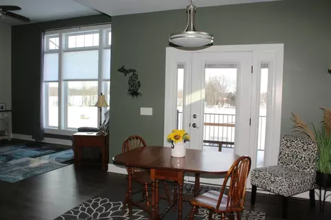Entry Way - 8895 S Airport, Dewitt, MI 48820 photo 4 of 7