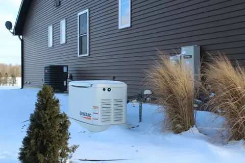 Exterior - 8895 S Airport, Dewitt, MI 48820 photo 6 of 16