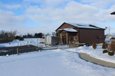 Exterior - 8895 S Airport, Dewitt, MI 48820 photo 7 of 16