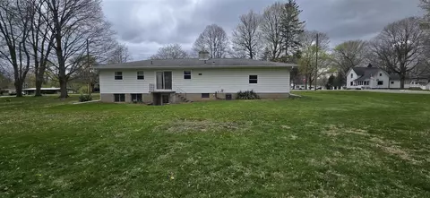 324 Madison, Bellevue, MI 49021 photo 2