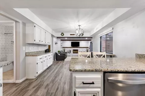 Kitchen - 5784 Larkins, Troy, MI 48085 photo 4 of 5