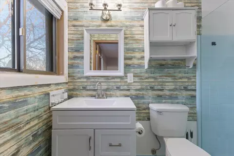 Bath - 5784 Larkins, Troy, MI 48085 photo 4 of 4