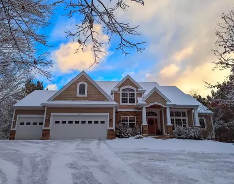 8472 Rocky Pnes, Rockford, MI 49341