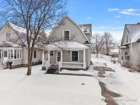 44 E 19th, Holland, MI 49423