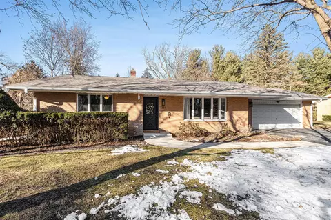 1351 W Marquette Woods, Saint Joseph, MI 49085