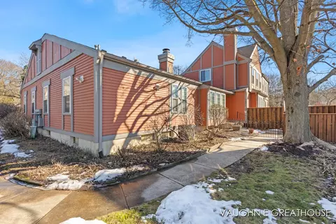 3570 Whispering Brk #50, Kentwood, MI 49508